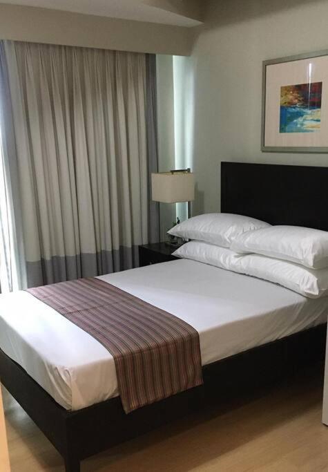 מנילה Spacious Bgc 2 Bedroom With A View מראה חיצוני תמונה
