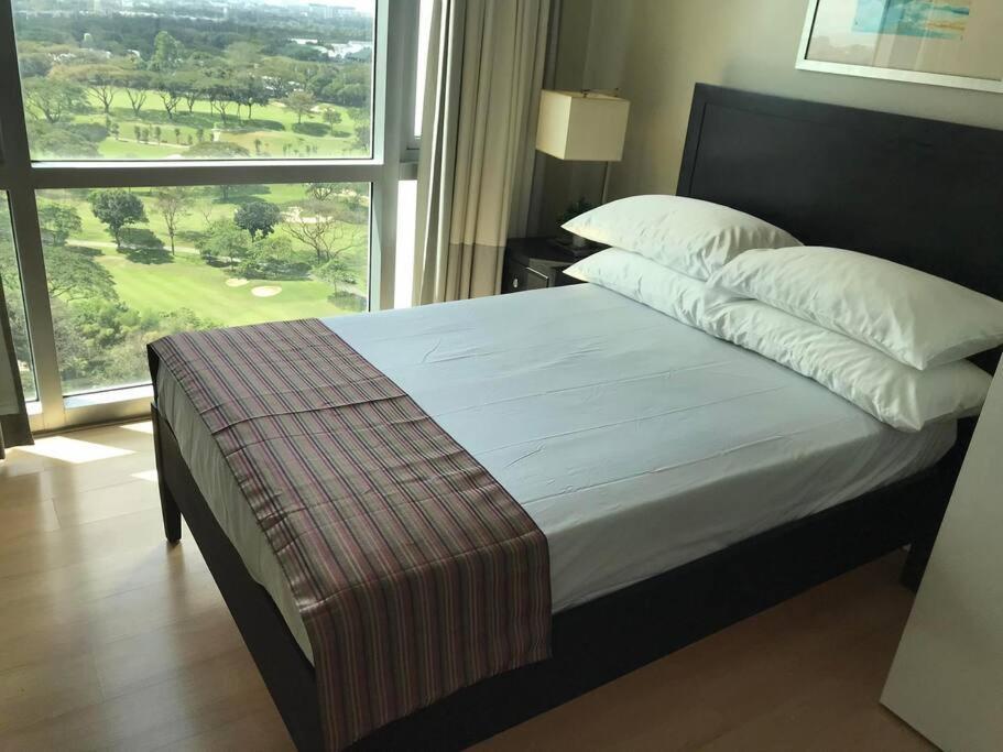 מנילה Spacious Bgc 2 Bedroom With A View מראה חיצוני תמונה
