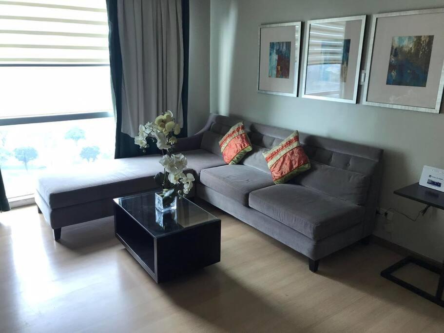 מנילה Spacious Bgc 2 Bedroom With A View מראה חיצוני תמונה