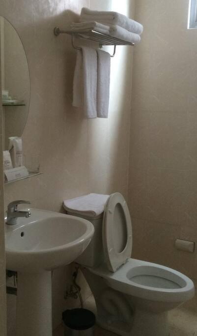 מנילה Spacious Bgc 2 Bedroom With A View מראה חיצוני תמונה